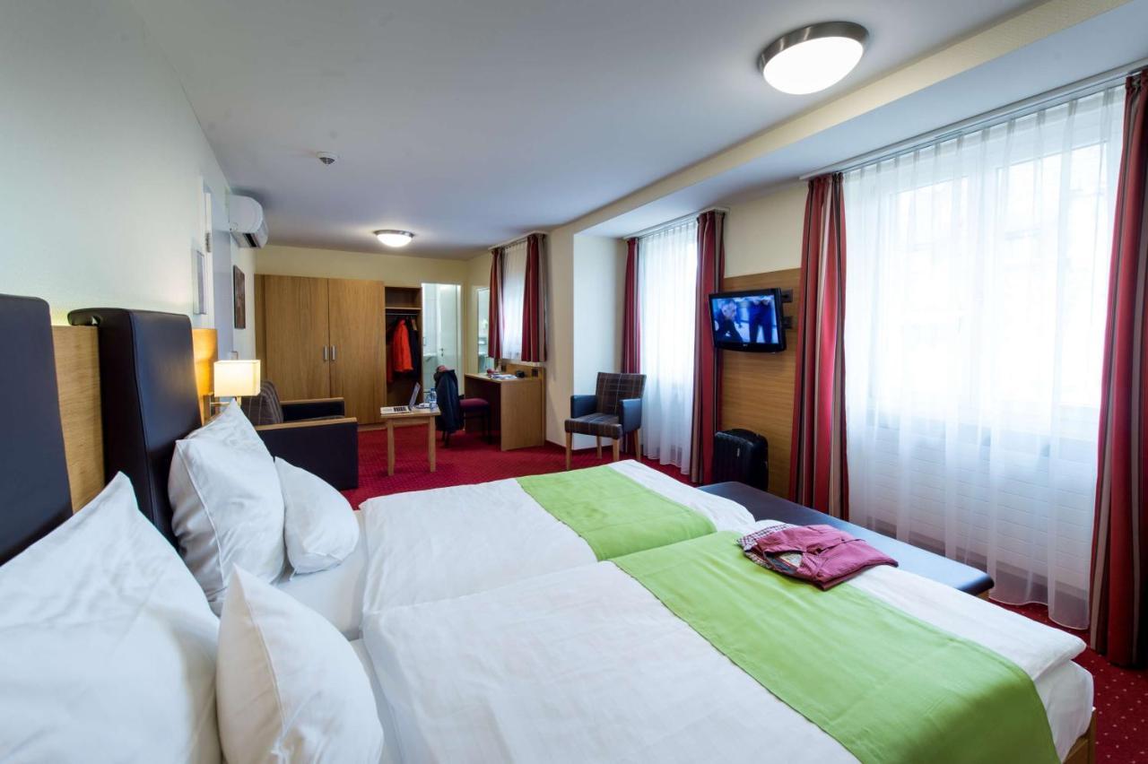 Best Western Plus Hotel Bahnhof Шаффгаузен Екстер'єр фото